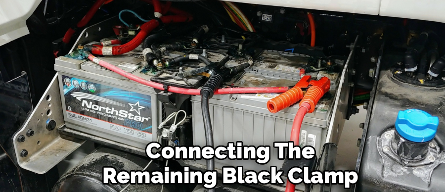 Connecting The
Remaining Black Clamp