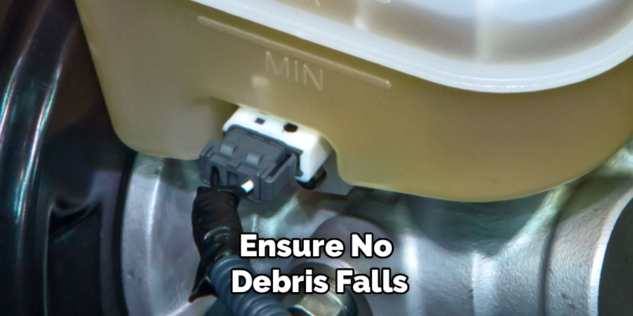 Ensure No
Debris Falls