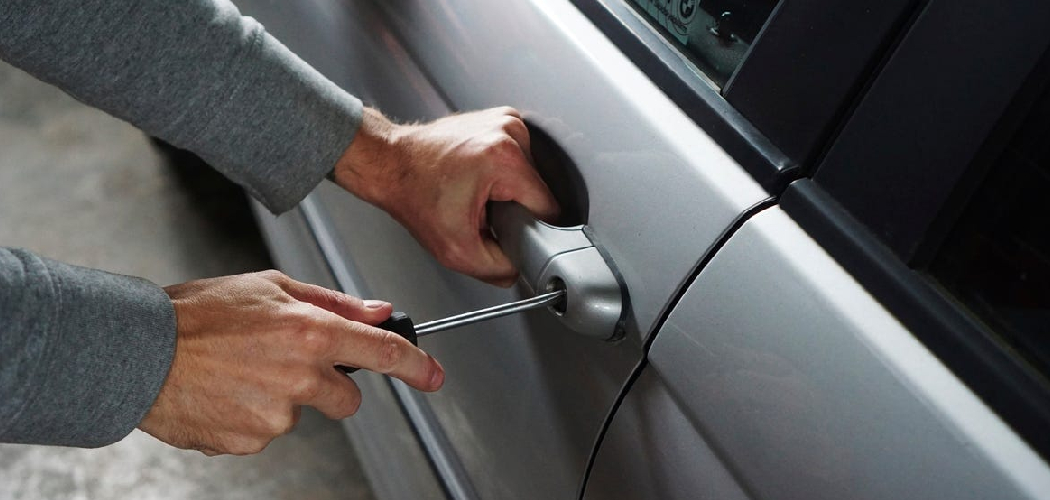 How to Unlock a Car Door With Keys Inside